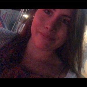 Meet your Posher, Lorena